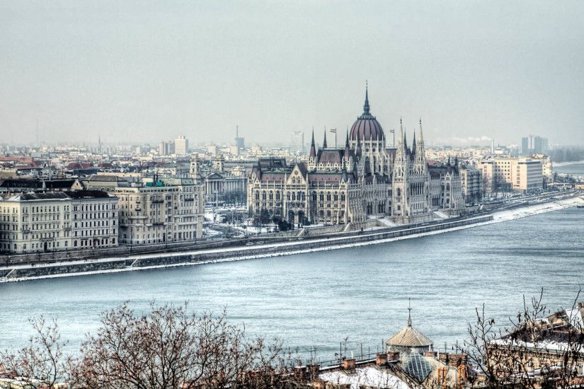 ... Budapest (4) ...