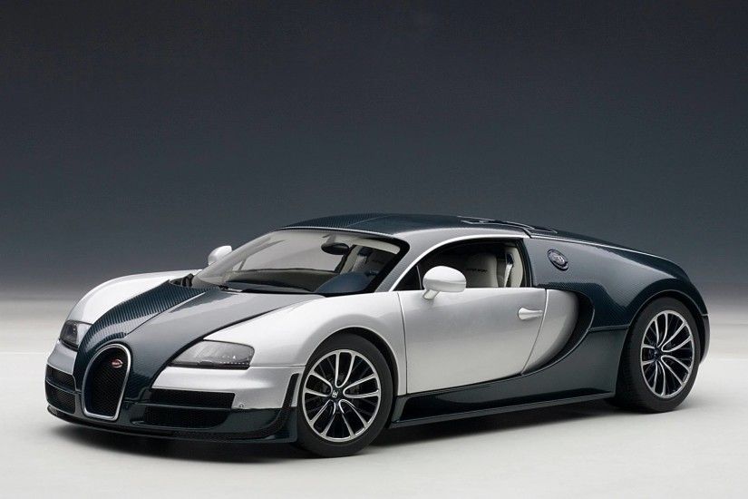 AUTOart: Bugatti Veyron Super Sport - Dark Blue w/ Silver White Doors (70939