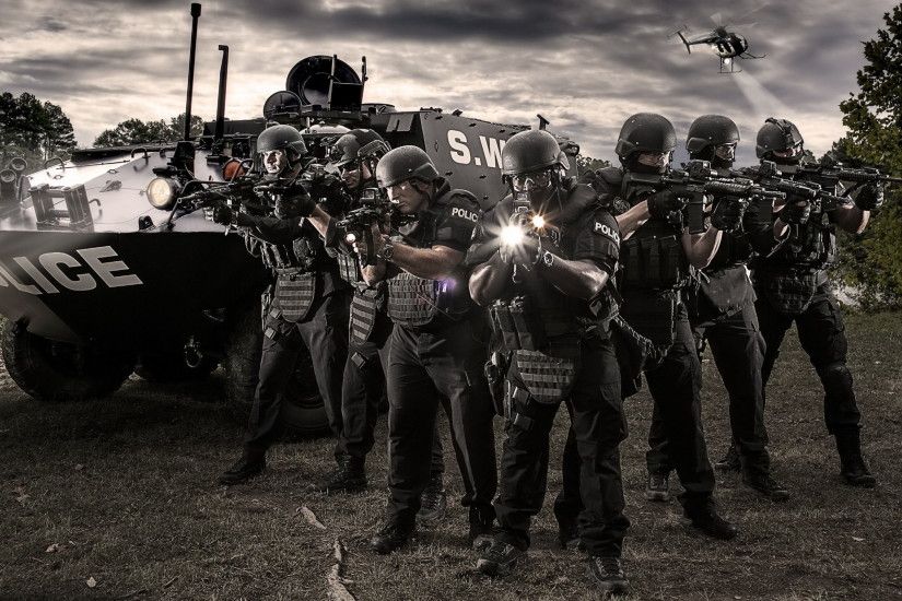 Zombies - YouTube Riot Police iPhone 5 Wallpaper | Ziyaret Edilecek Yerler .