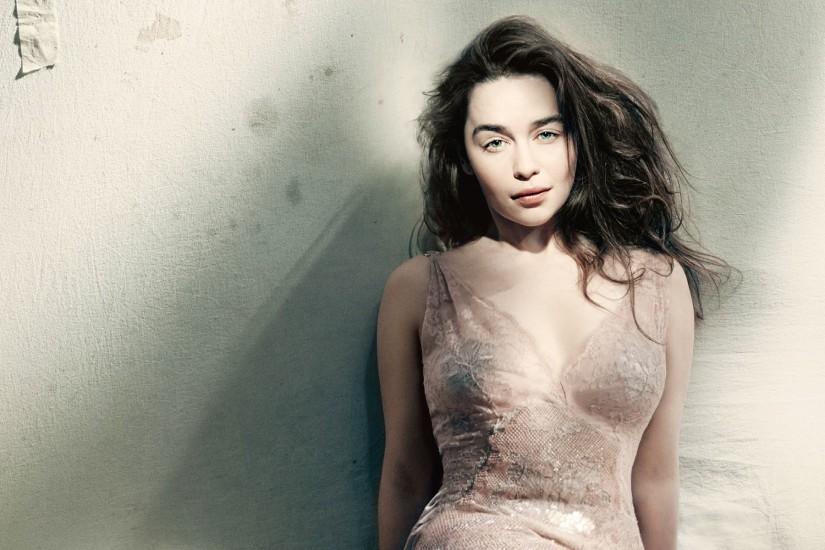 Emilia Clarke Vogue 2015