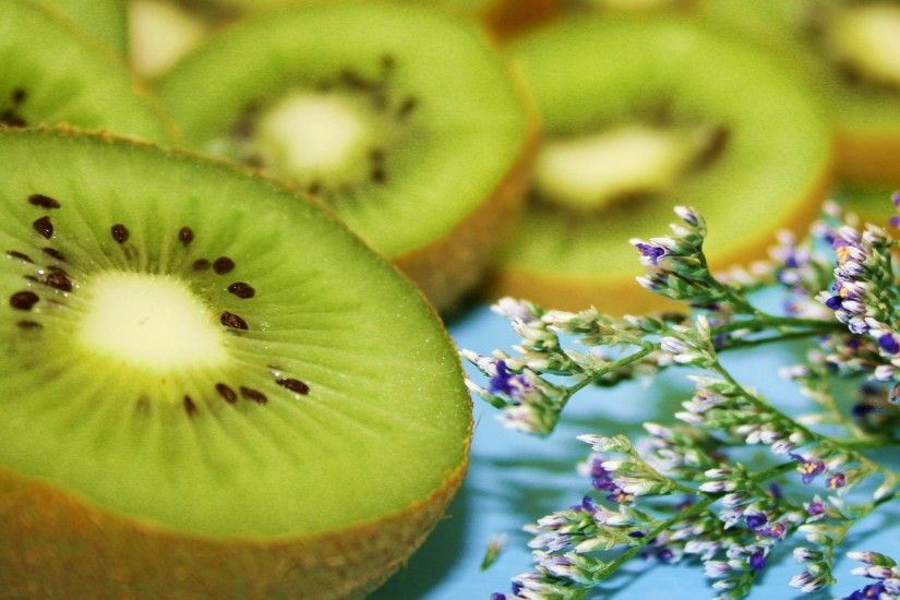 File:Free Pretty Green Kiwi Fruit on Aqua with Little Flowers Creative  Commons (415651103