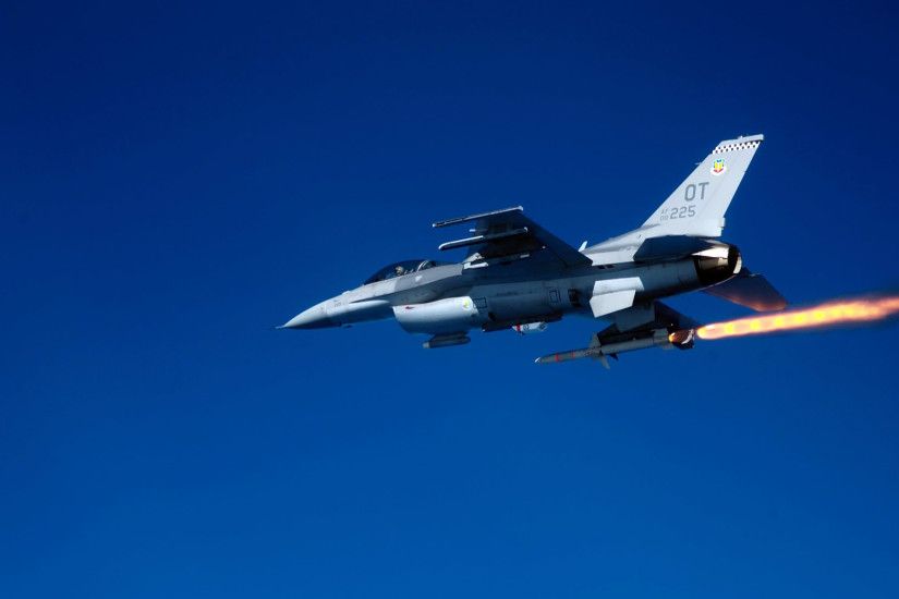 F 16C Fighting Falcon firing AGM 88 Missile