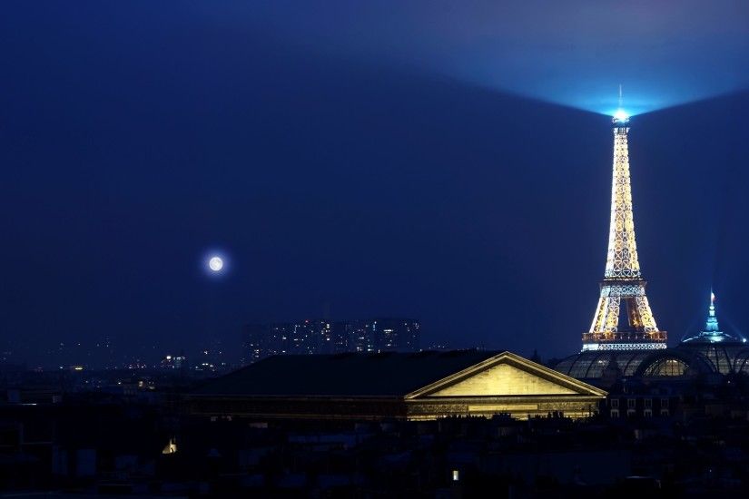 Eiffel Tower Night Lights Wallpaper