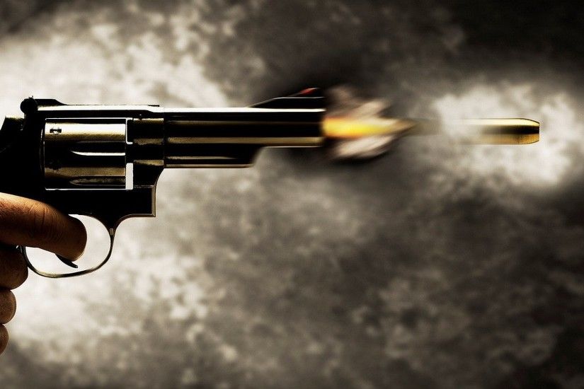 Weapons - Revolver Wallpaper
