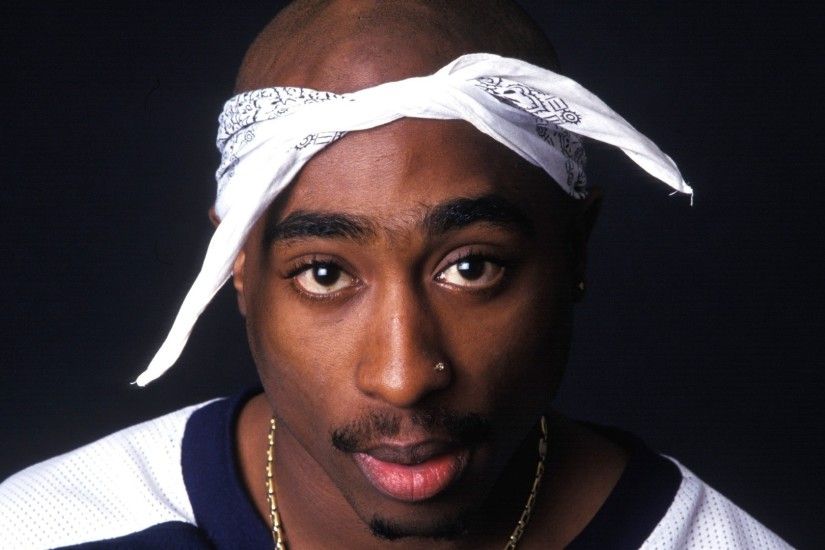 Preview wallpaper 2pac, glance, head, bandage, chaine 1920x1080