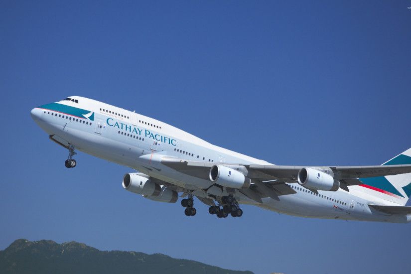 Cathay Pacific Boeing 747 take-off wallpaper