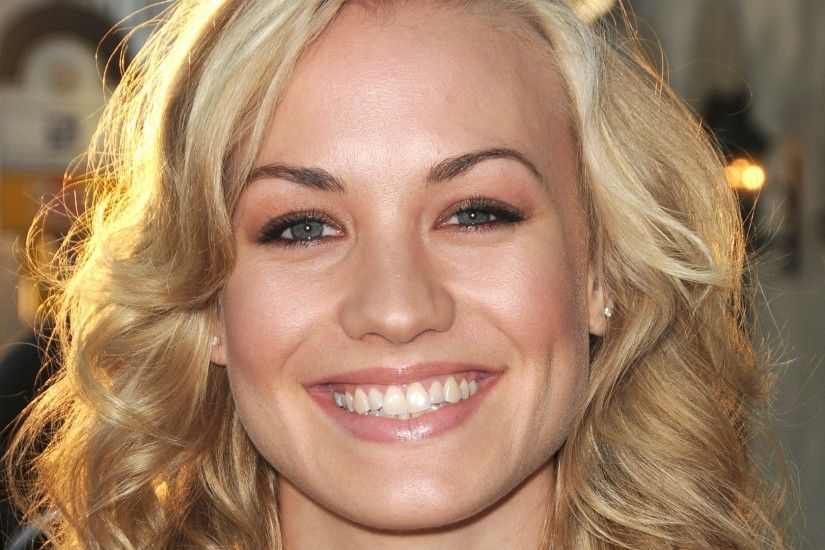 yvonne-strahovski-wallpapers-10