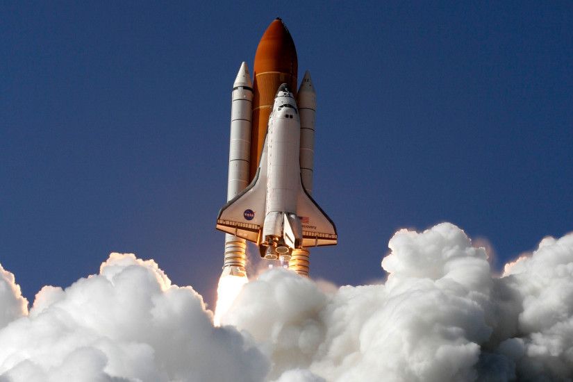 Space Shuttle Discovery Widescreen Wallpaper
