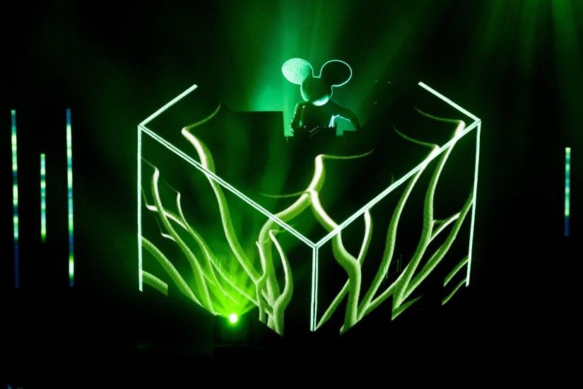 Deadmau5 took to his Twitter account to call out Trey Songz for stealing  his melody.