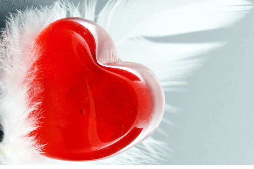 delicious-candy-in-heart-shaped-happy-valentines-day-