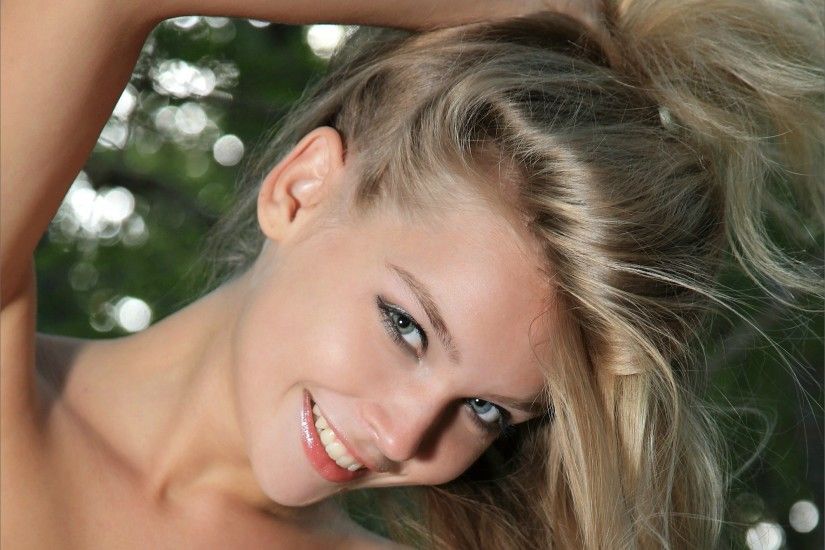 #smiling, #blonde, #green eyes, #MetArt Magazine, #MetArt, #makeup, #women,  #teeth, #face, #Sienna, wallpaper