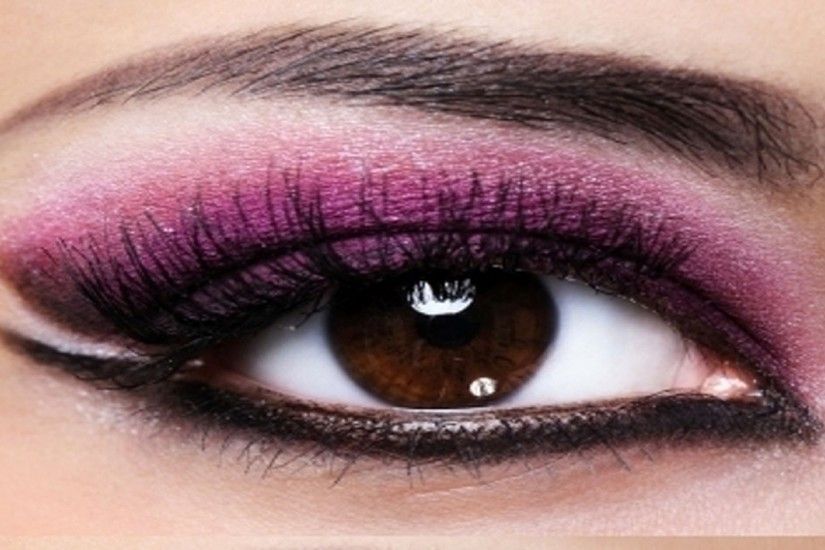Smokey-Eye-Makeup-with-Purple-and-Black-Color-