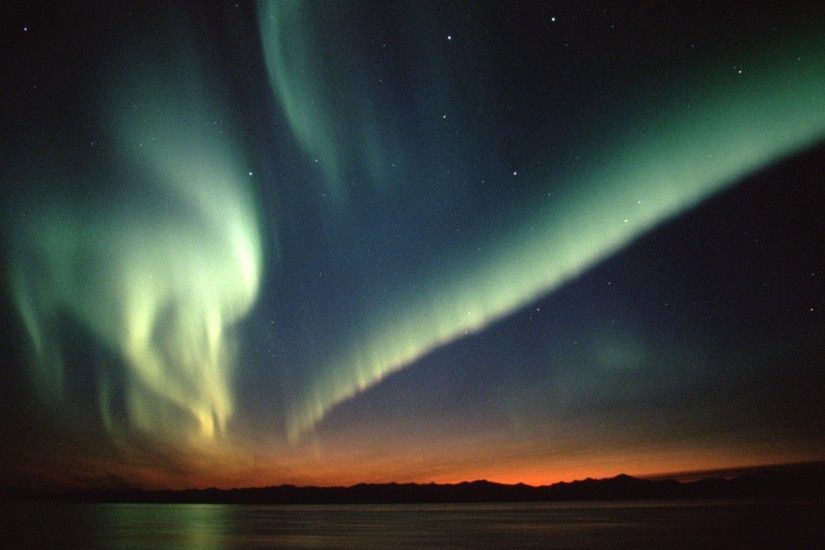 7. aurora-borealis-wallpaper-HD7-600x338