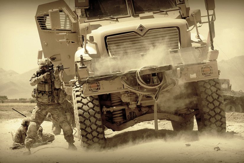 ACOG Airborne Battles M4 MRAP Shooting Soldiers US Army