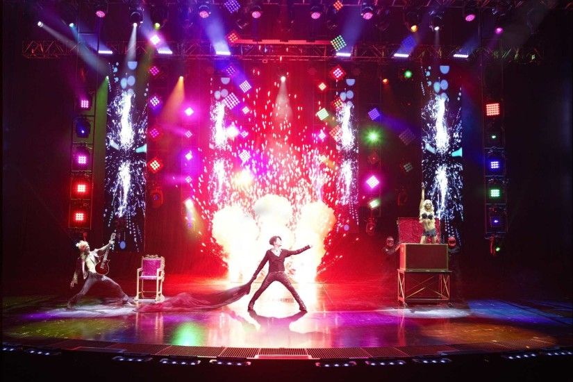 Criss Angel's 'Mindfreak!' burns bright with LEDs, pyrotechnics at Foxwoods  - New Haven Register