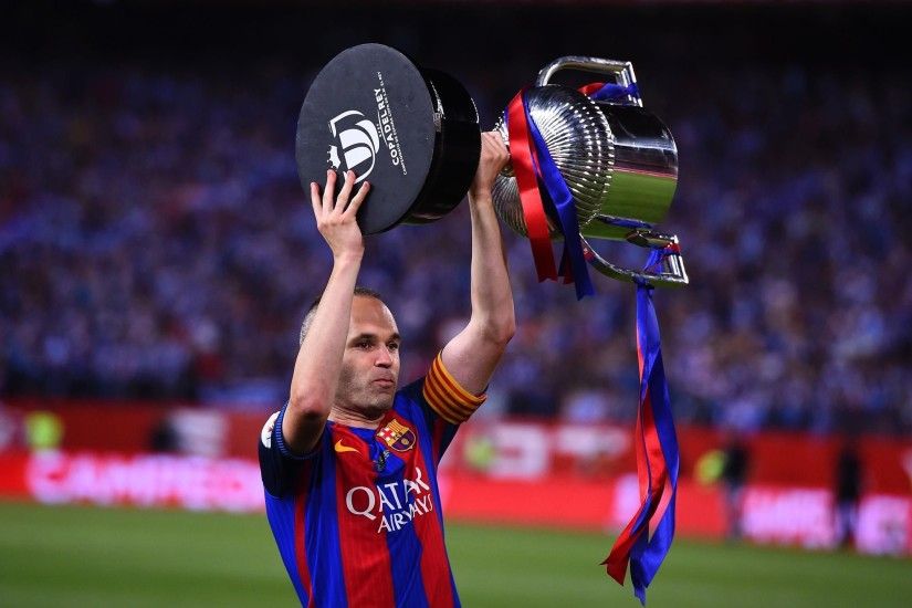 Andres Iniesta signs 'lifetime contract' with Barcelona