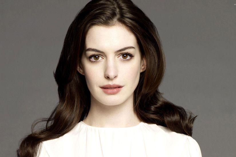 Anne Hathaway [18] wallpaper 2560x1600 jpg