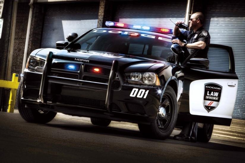 Category : Cars Wallpapers Â» Cool Police Car Action -1920x1200 px