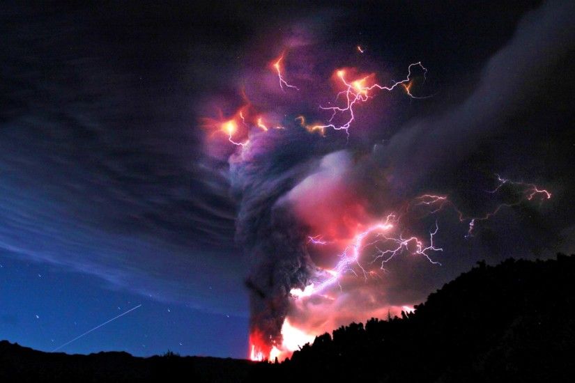 Lightning Strikes Volcano Wallpaper