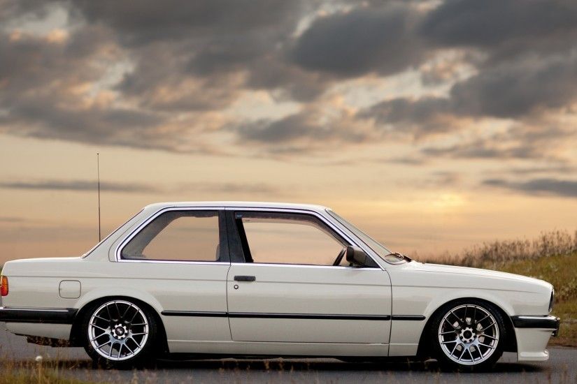 Bmw E30 Full HD Background http://wallpapers-and-backgrounds.net