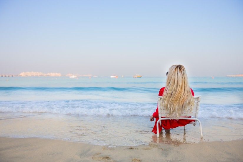 blonde, Women, Sitting, Beach, Sea, Chair Wallpapers HD / Desktop and  Mobile Backgrounds
