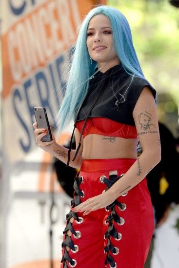 Halsey: Performs at Today Show -14 - Full Size