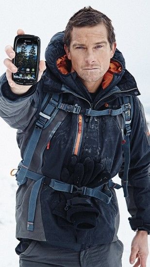 1440x2560 Wallpaper bear grylls, actor, mountains, snow, trek, phone