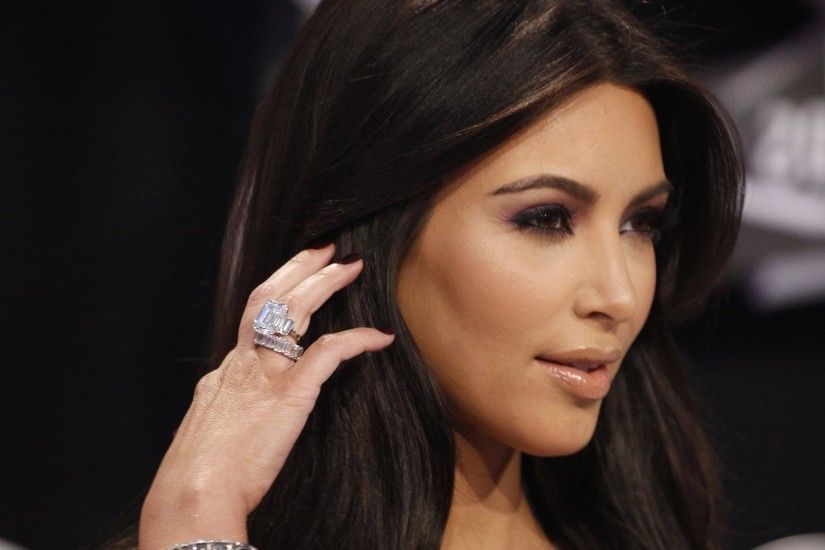 Kim Kardashian ring High Resolution wallpaper