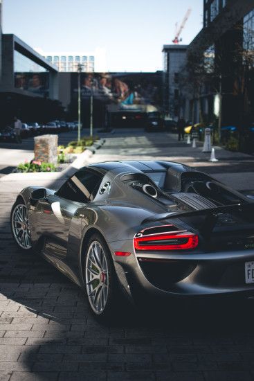 porsche 918 grey sportcar shadow