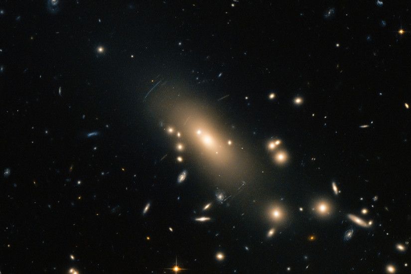 Hubble reveals a super-rich galactic neighbourhood
