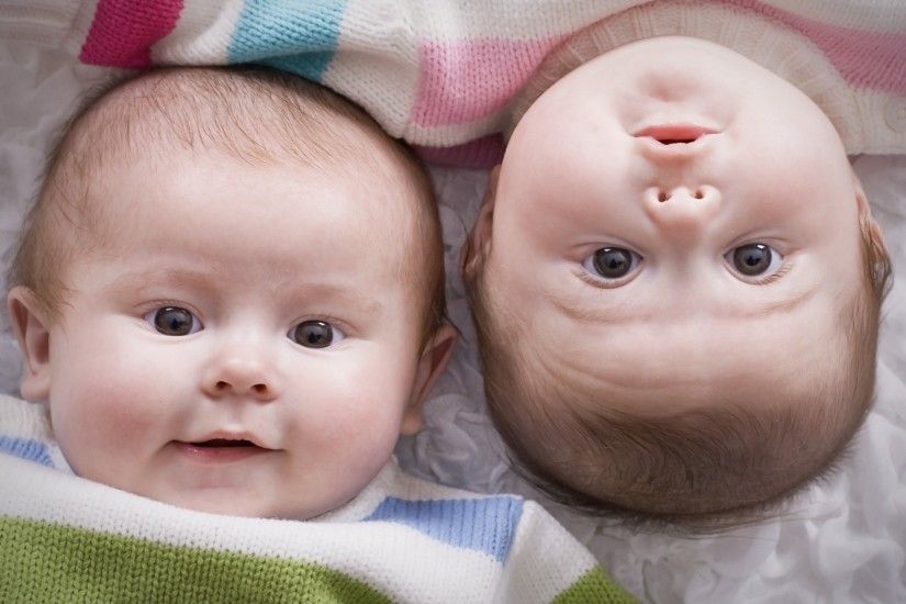 Beautiful and Cute Twin Baby HD Photo Background