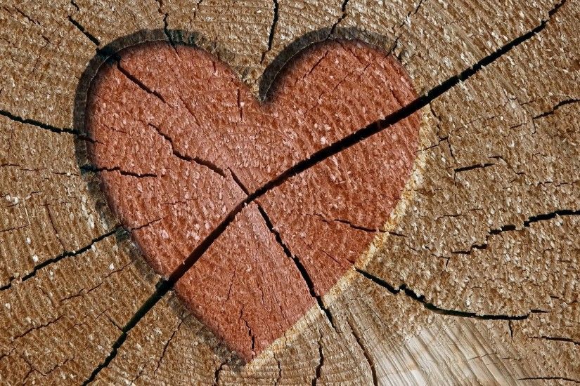 Wooden Broken Heart Art | Wallpapers Design