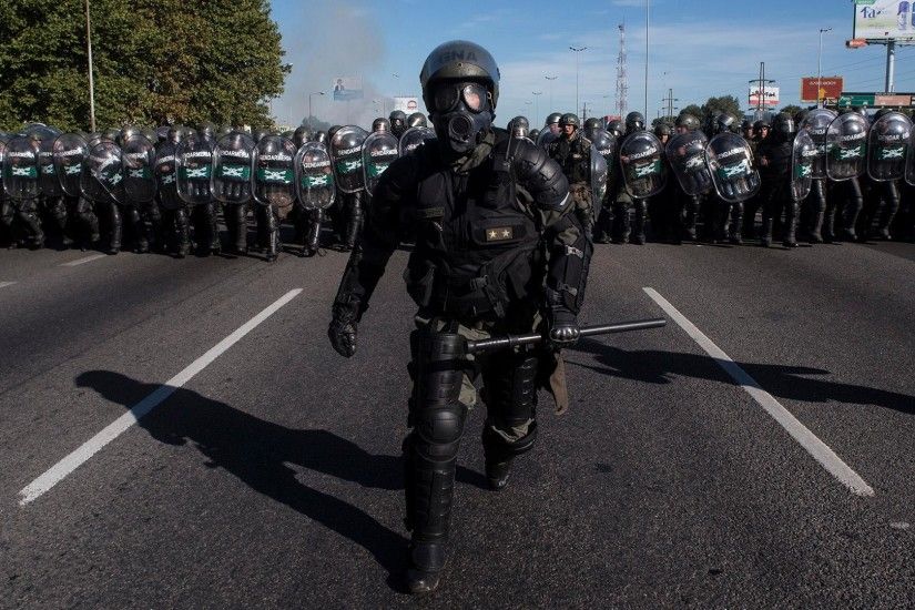 Riot control during protest in Argentina, April 6 2017 [1920x1080] ...