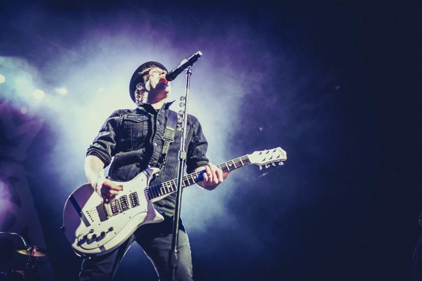 HD Download Backgrounds Fall Out Boy.
