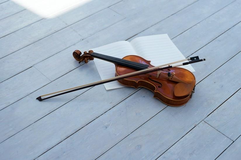 Preview wallpaper violin, desks, instruments, paper, floor 1920x1080