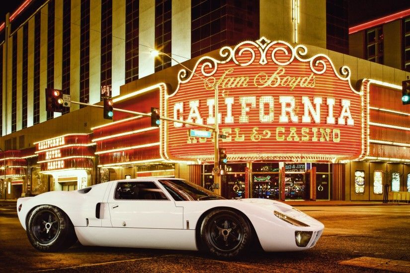 4K HD Wallpaper: Ford GT40 on the streets of Las Vegas at night