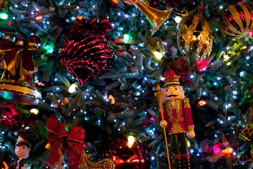Holiday - Christmas Christmas Lights Christmas Ornaments Christmas Tree  Wallpaper