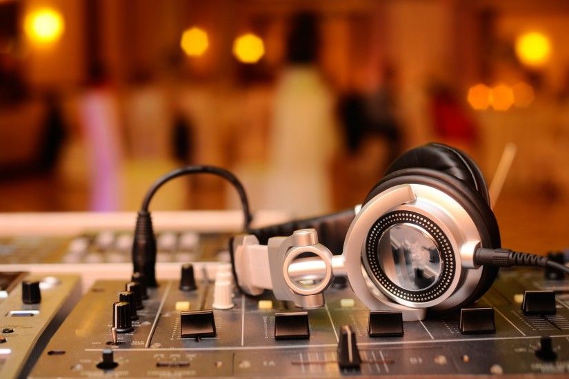 hi-tech technology amplifier remote mixer sound music dj dj headphones  headphones music party blur