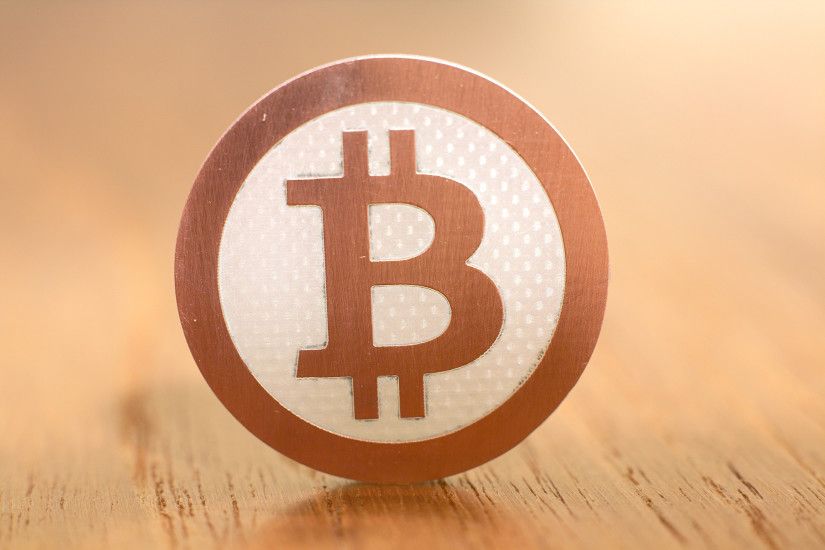 Bitcoin nears 600 again, buy or sell?