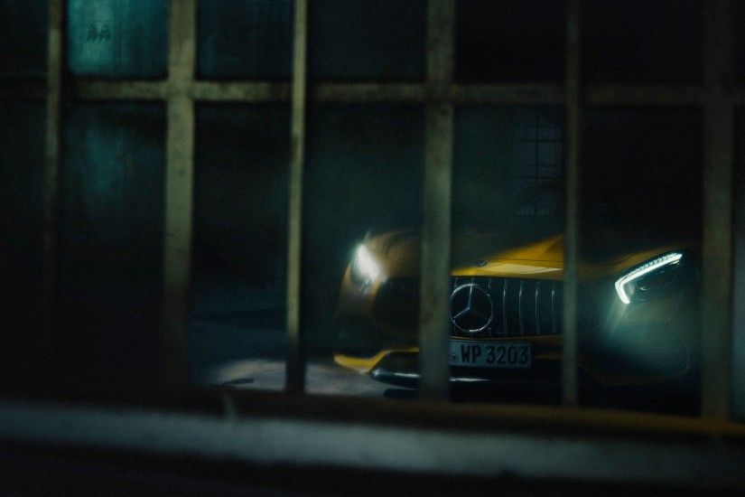 Mercedes-AMG GT C Roadster Wallpaper hinter Gittern
