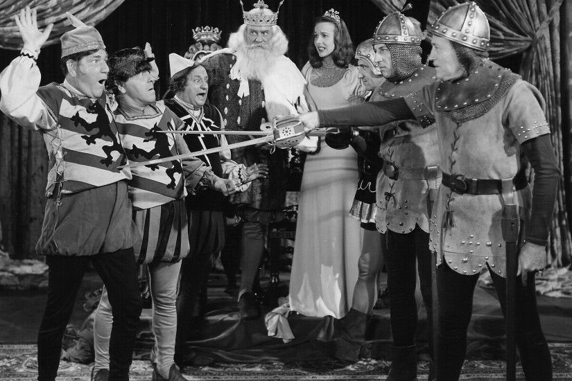 The three stooges with Vernon Dent as old king cole