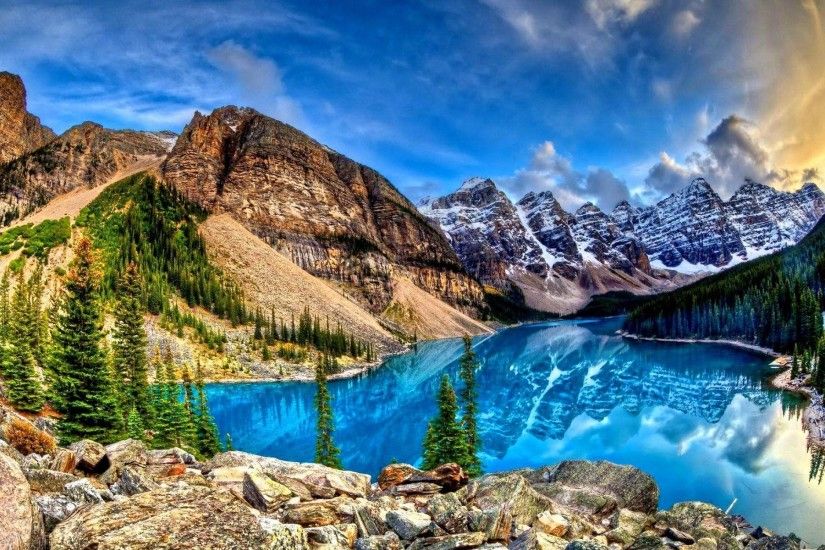 Amazing blue lake reflecting the mountains