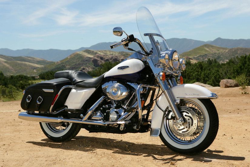 Harley Davidson motorcycle for men