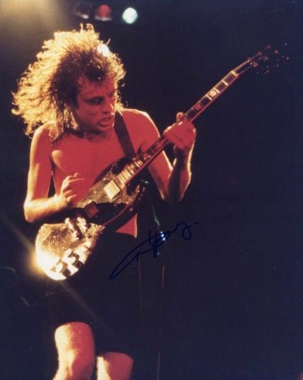 1920x1080 Slash VS Eddie Van Halen VS Angus Young guitar solo battle -  Neogeofanatic - YouTube