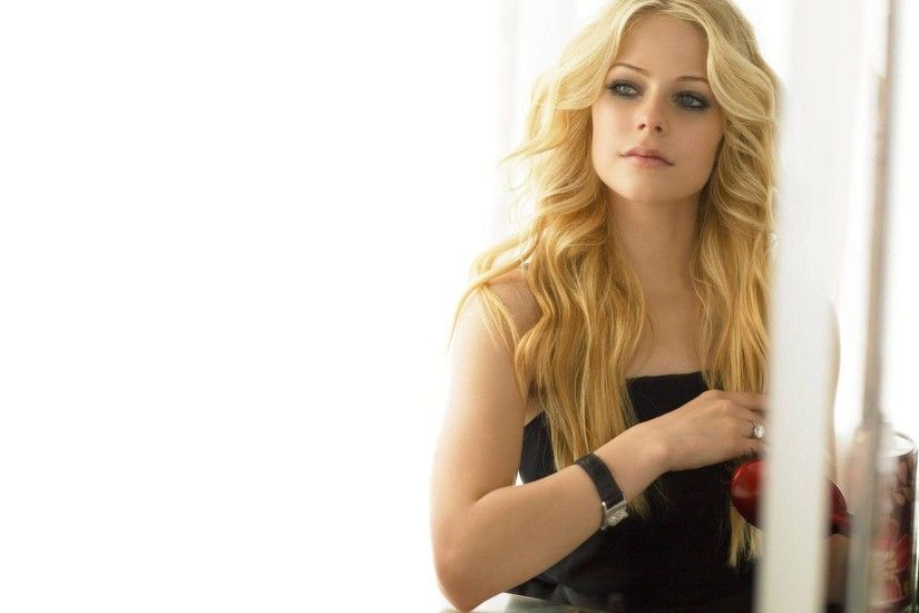 Avril-Lavigne-Celebrity-HD-Wallpaper celebrity wallpapers HD free .
