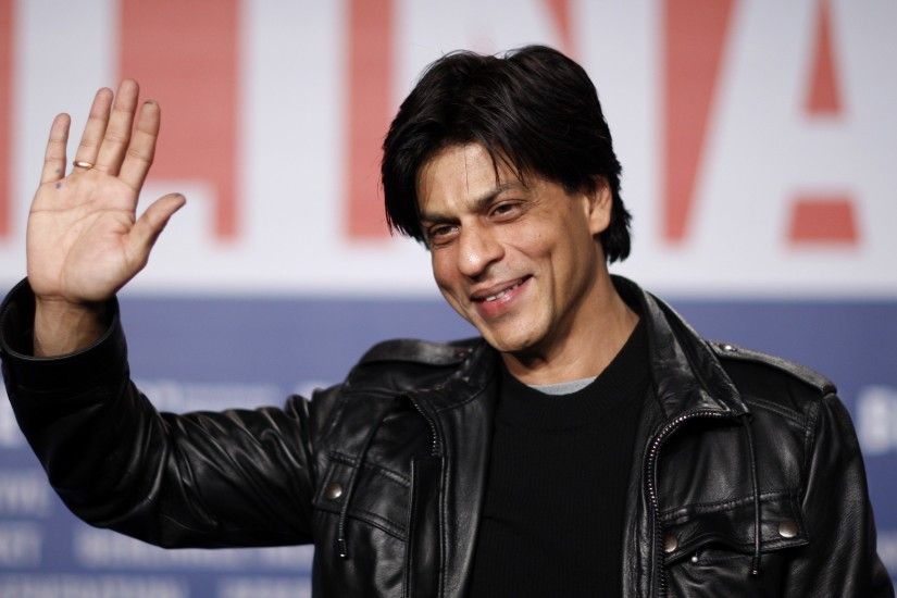 Heart Break For Ajay Devgn, 'The Vamps' Vote For Shah Rukh As Their