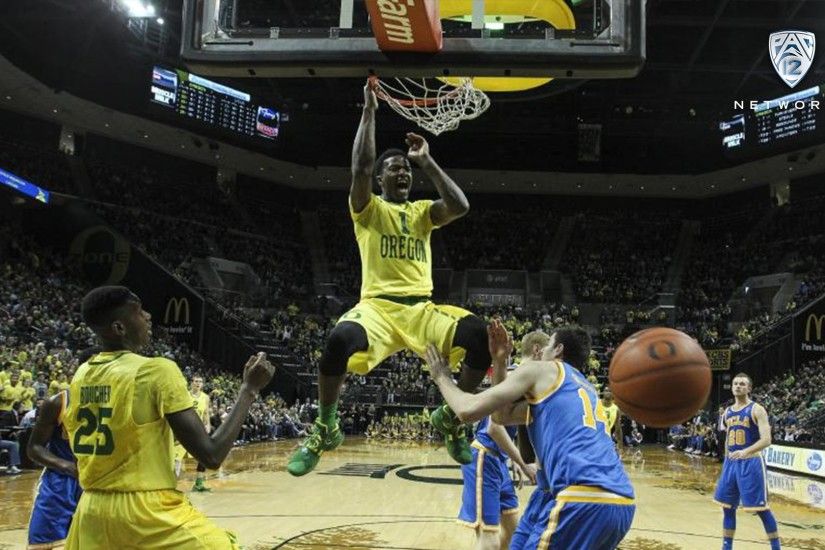 Highlight: Oregon's Jordan Bell nails the put-back dunk