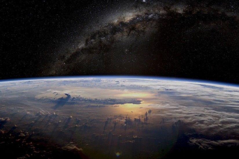 Milkyway and Earth HD Wallpaper. Â« Â»