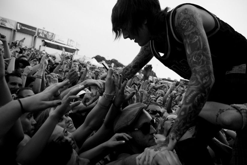 Bring me the horizon with fan.