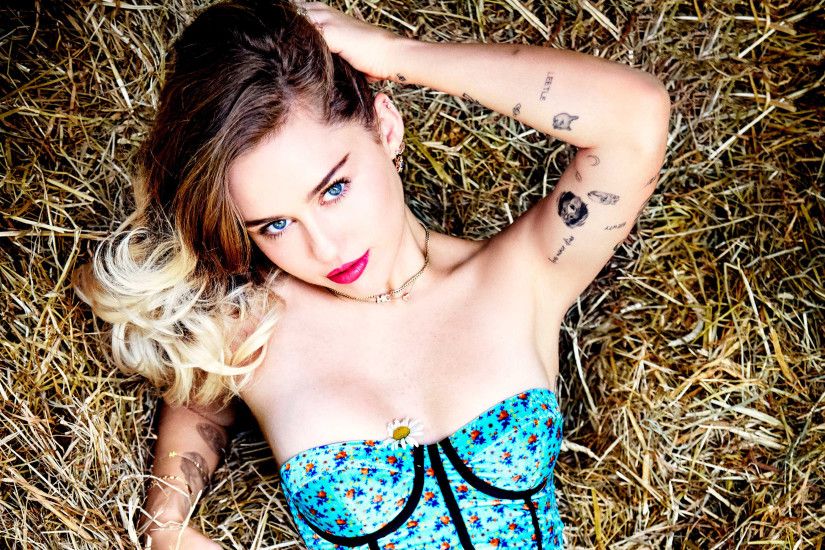 Miley Cyrus Cosmopolitan 2017
